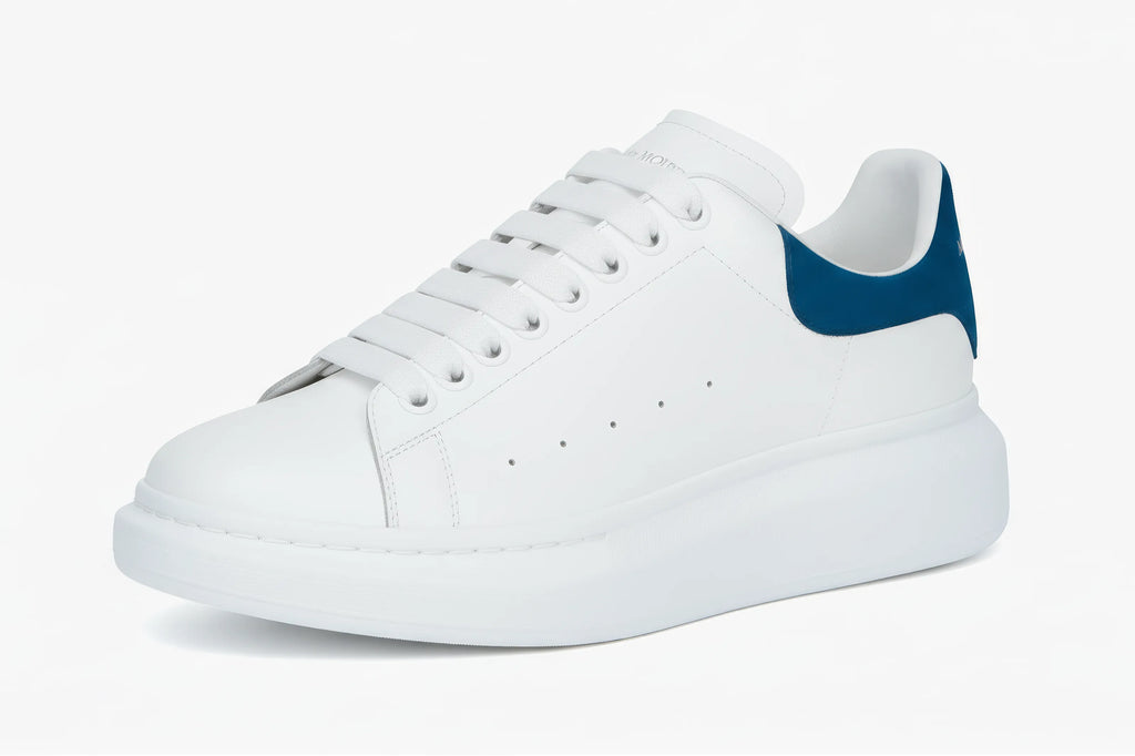Alexander McQueen - Men's Oversized Sneaker en White/Paris Blue