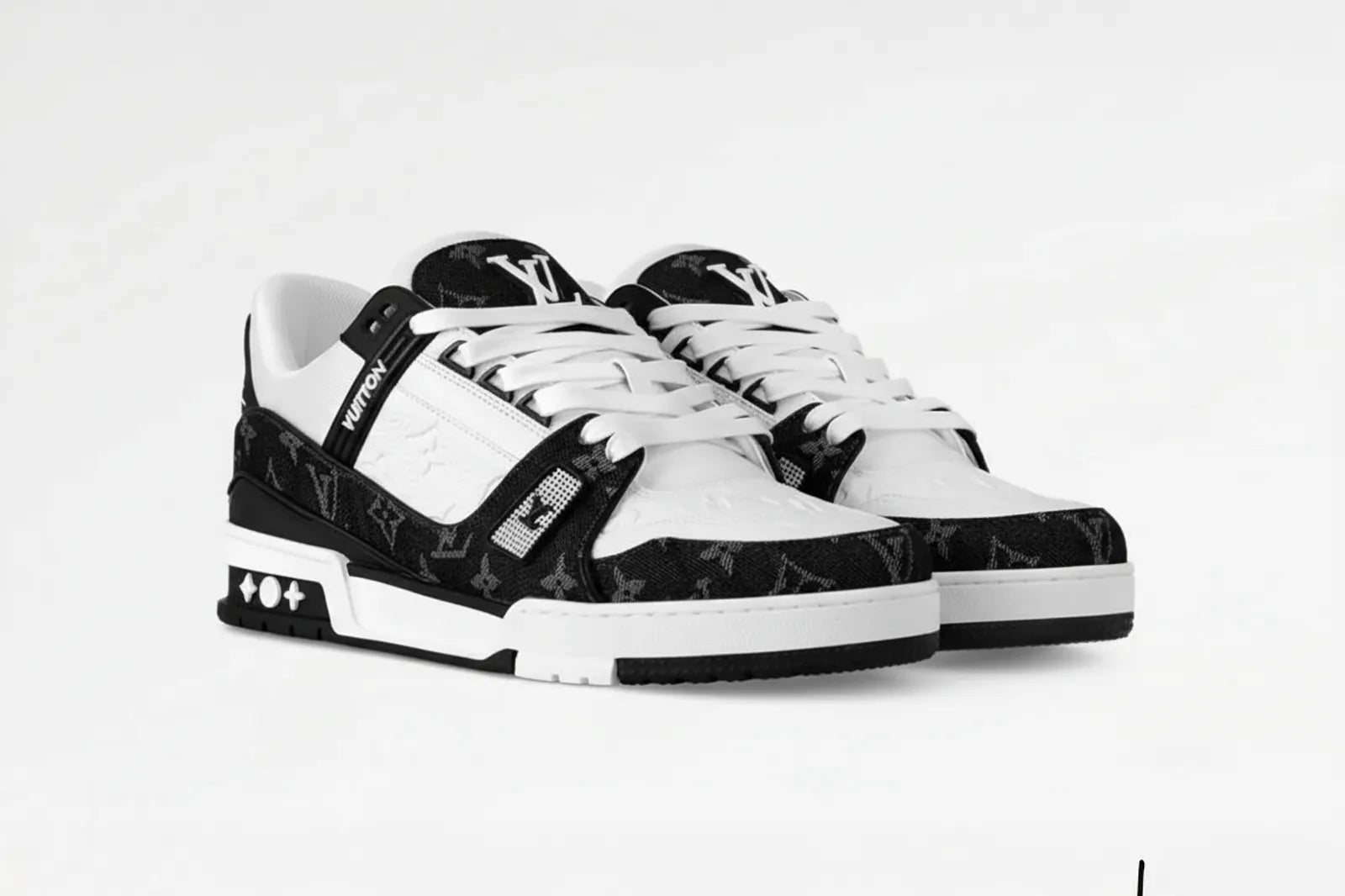 Louis Vuitton LV Trainer Blanco y Negro