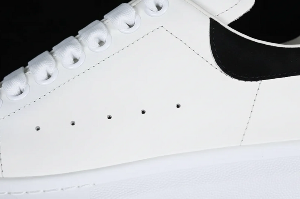 Alexander McQueen - Men's Oversized Sneaker en White/Black