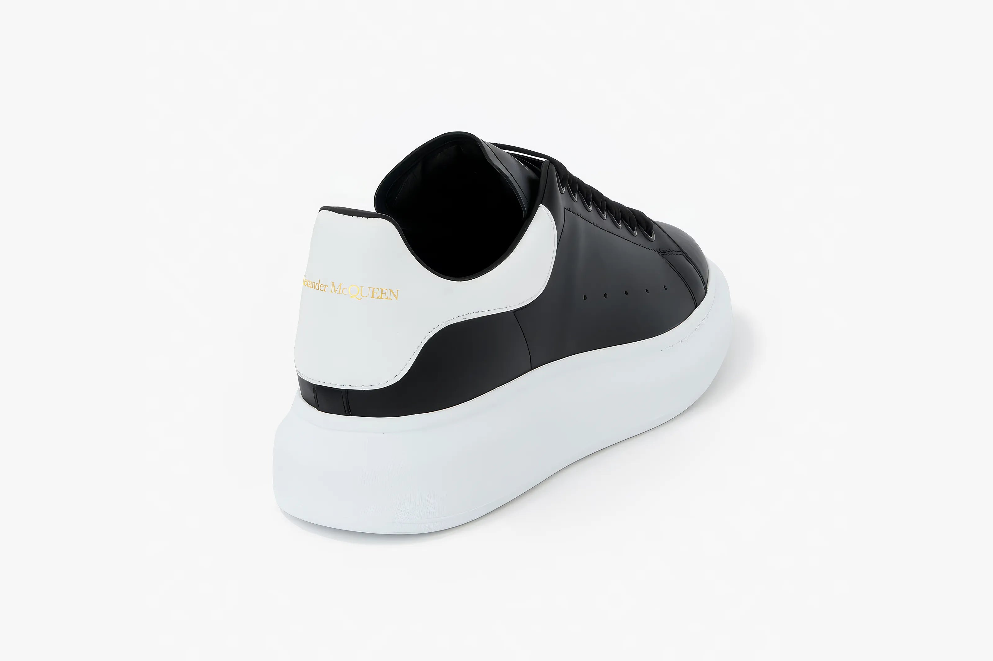 Alexander McQueen - Men's Oversized Sneaker in Black/White