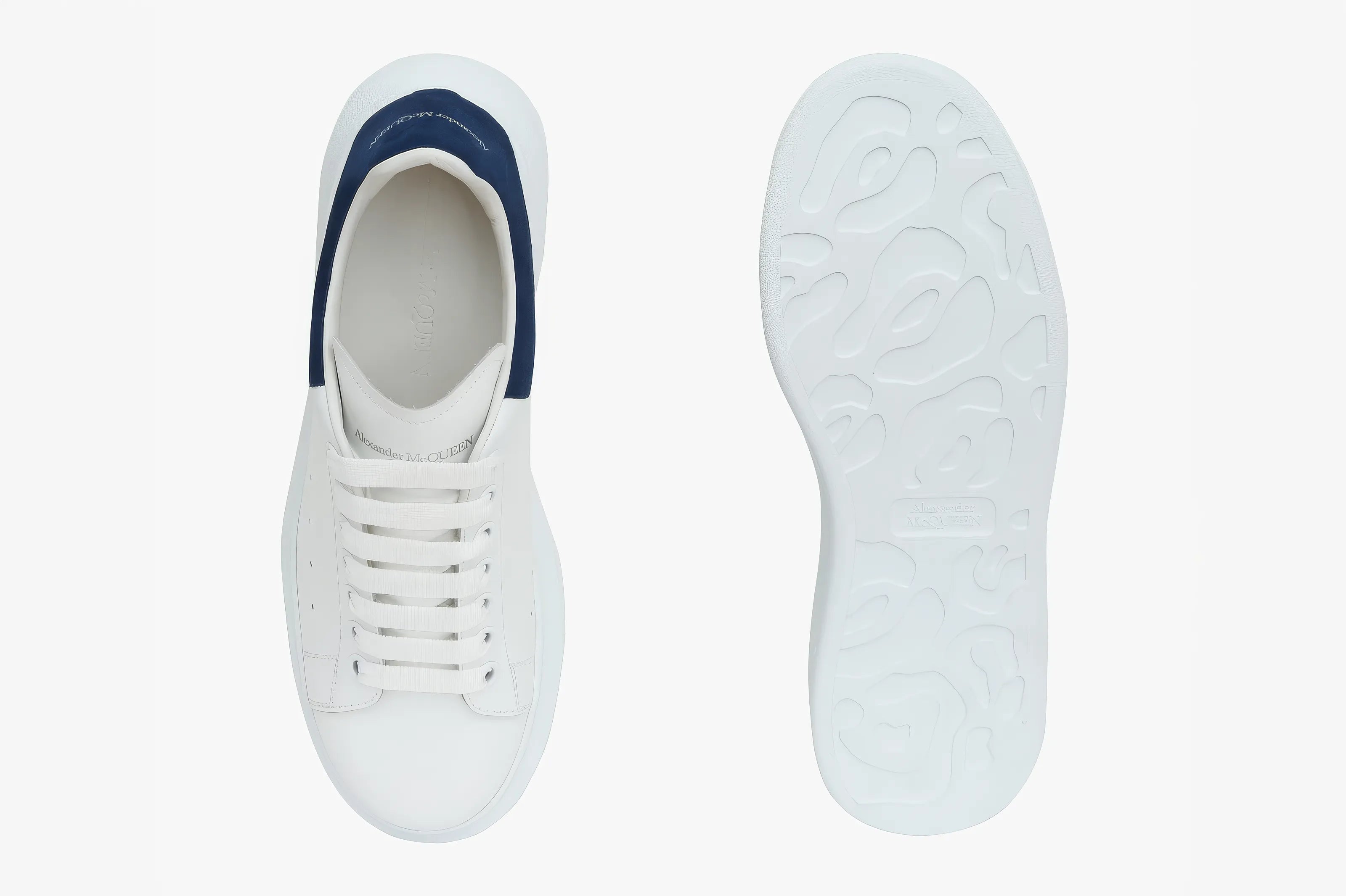 Alexander McQueen - Men's Oversized Sneaker en White/Paris Blue