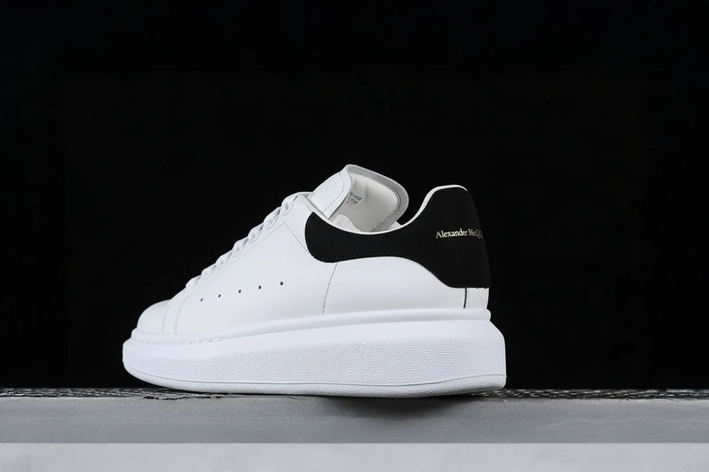 Alexander McQueen - Men's Oversized Sneaker en White/Black