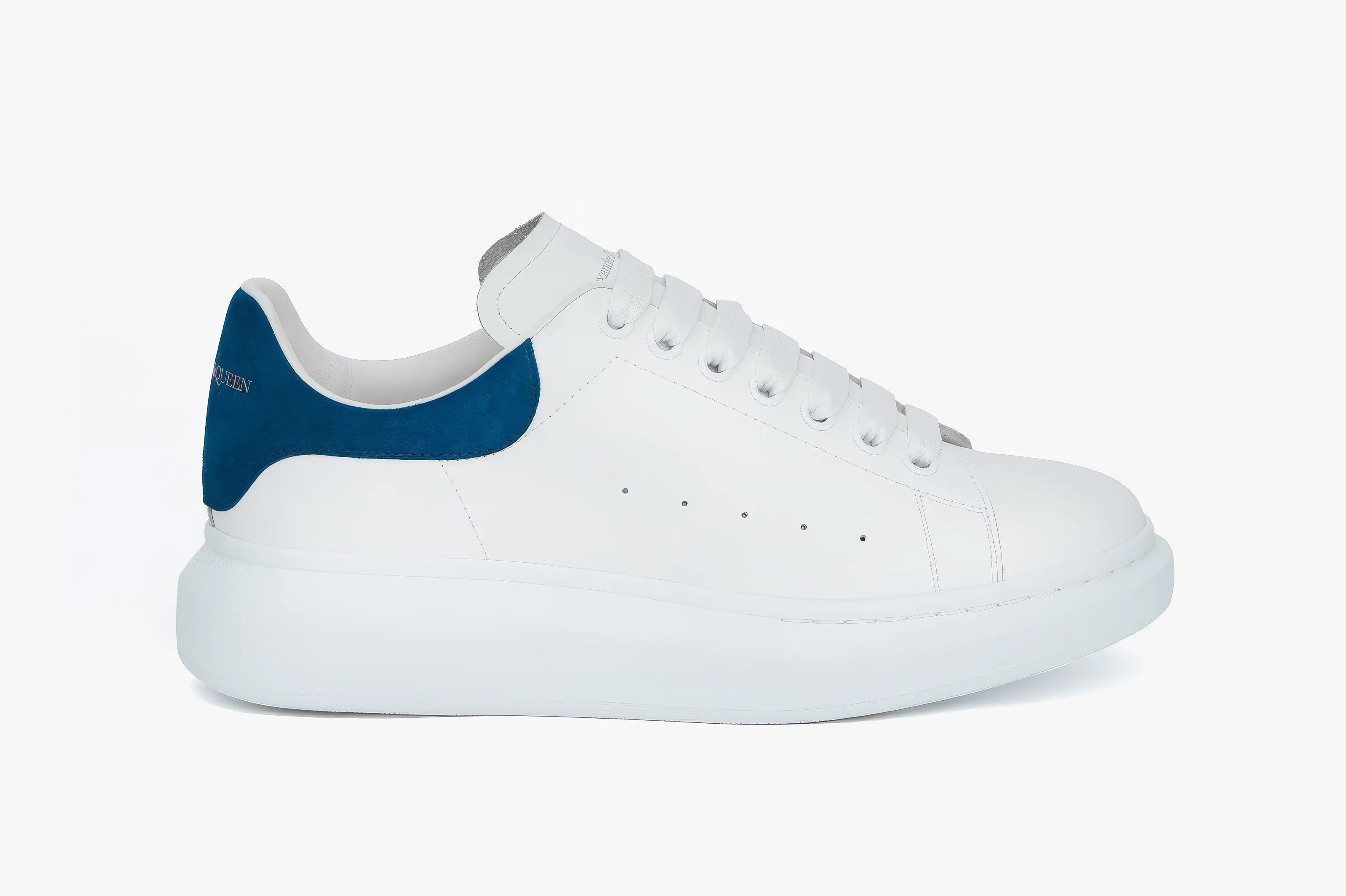 Alexander McQueen - Men's Oversized Sneaker en White/Paris Blue