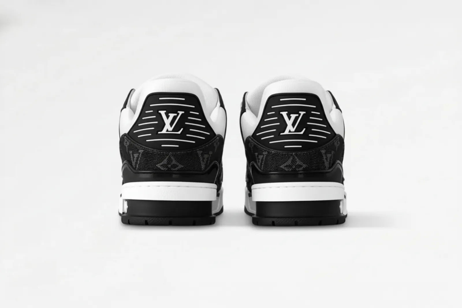 Louis Vuitton LV Trainer Blanco y Negro