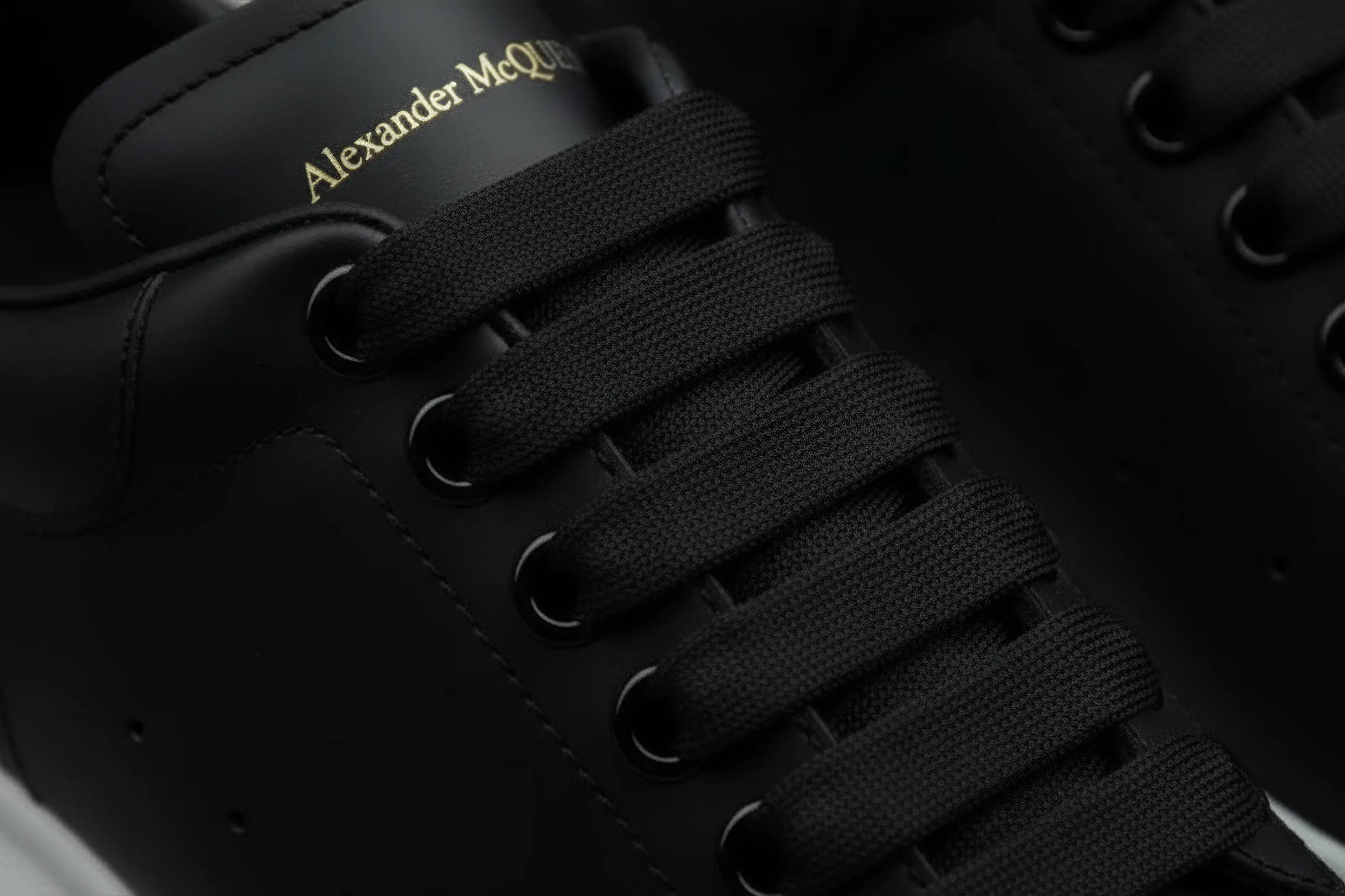 Alexander McQueen - Men's Oversized Sneaker in Black/White