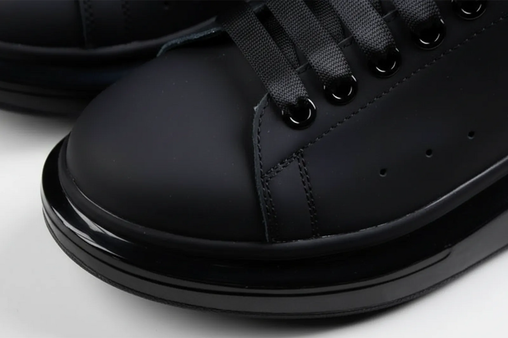 Alexander McQueen Oversized Sneaker - Triple Black